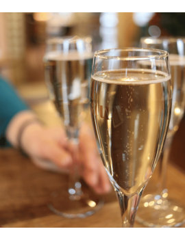 Apéritif à Là-Haut Sur La Colline